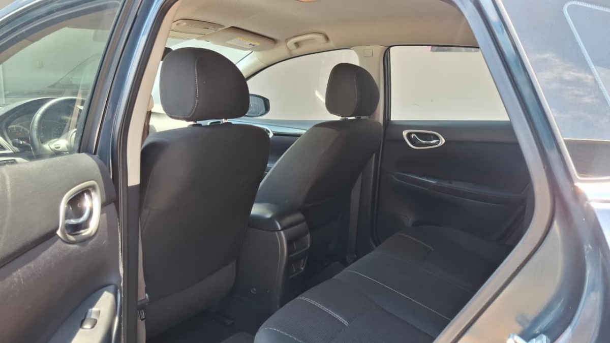 2018 Nissan Sentra 4p Advance L4/1.8 Man