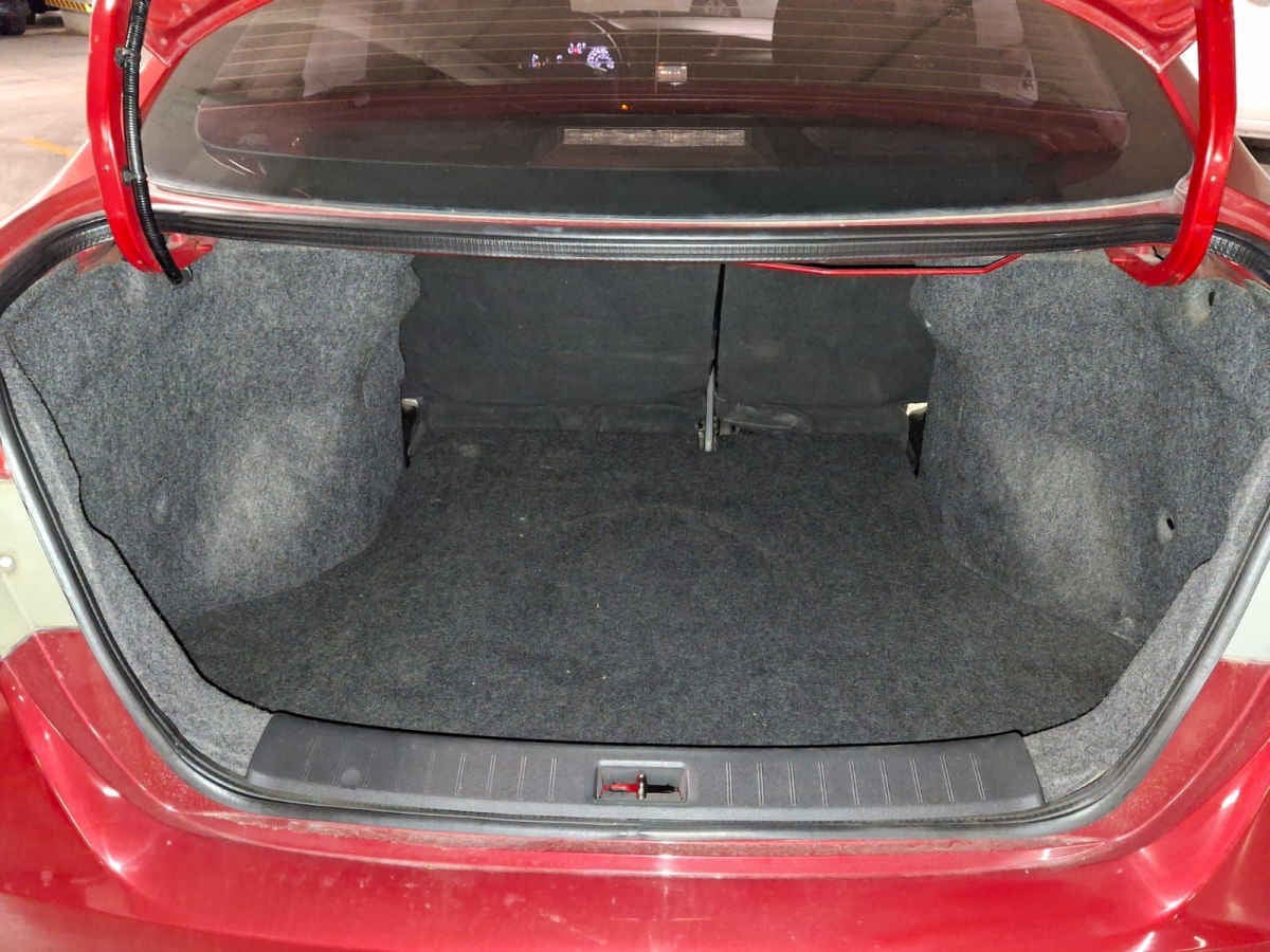 2014 Nissan Sentra 4p Advance L4/1.8 Aut