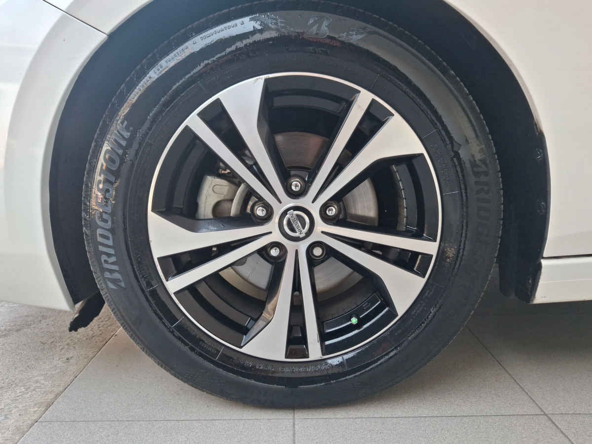 2020 Nissan Sentra 4p Advance L4/2.0 Aut