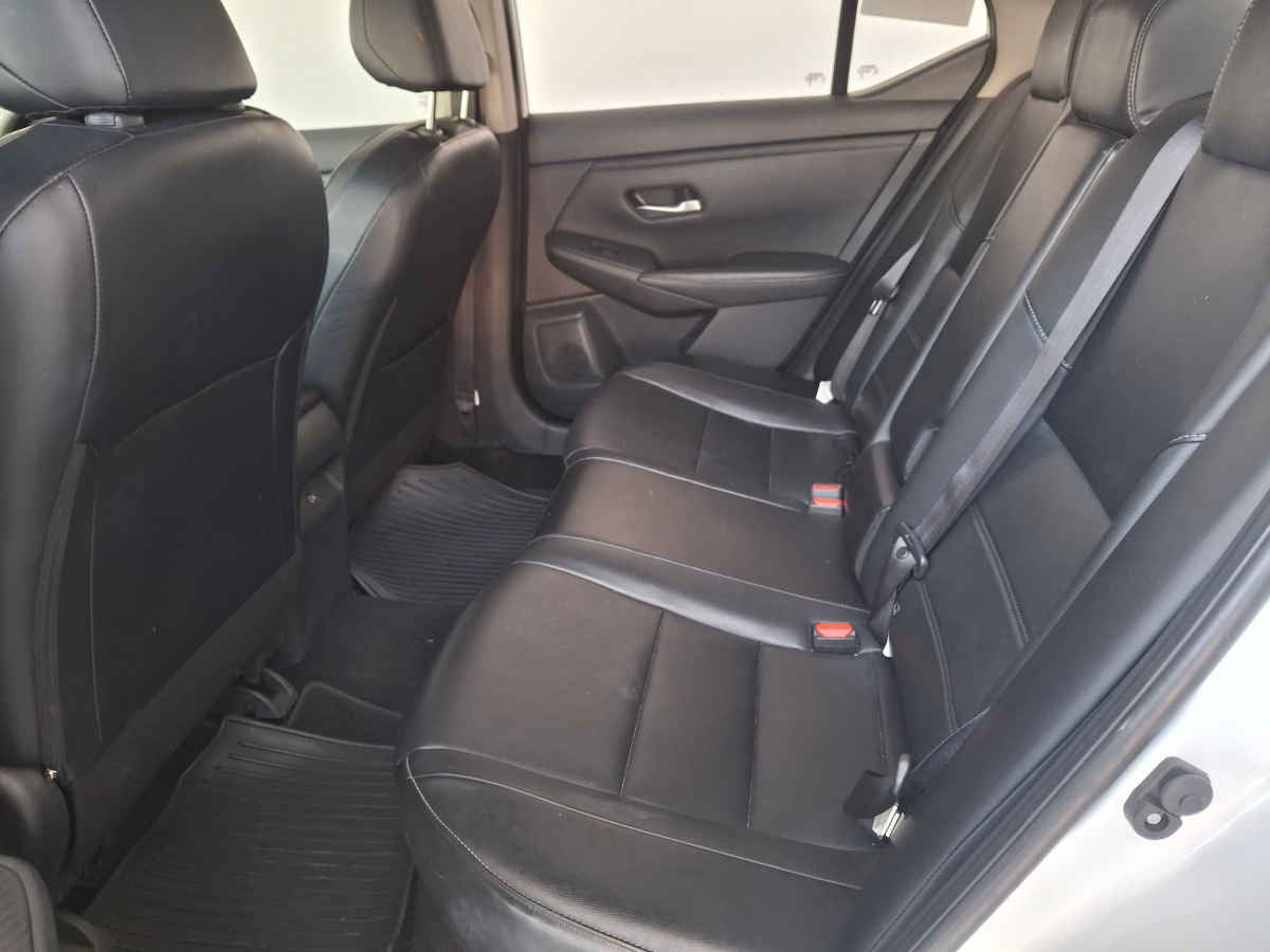 2023 Nissan Sentra 4p SR Platinum L4/2.0 Aut