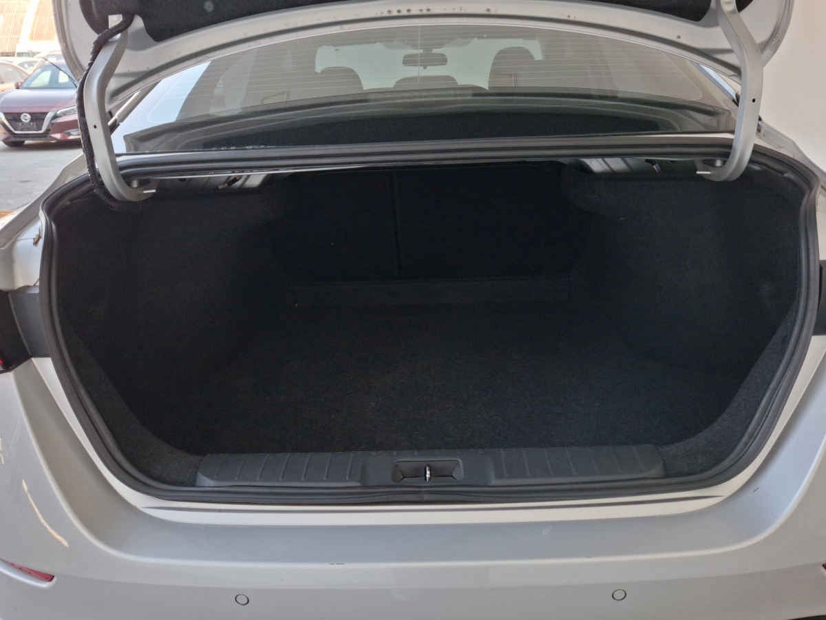 2024 Nissan Sentra 4p Advance L4/2.0 Man