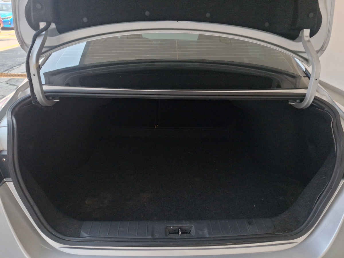 2023 Nissan Sentra 4p Sense L4/2.0 Man