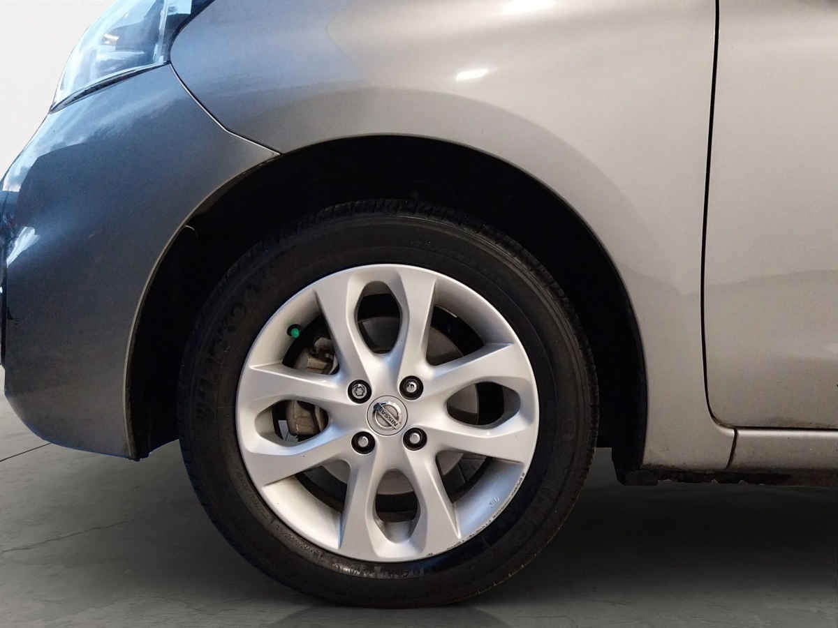2016 Nissan March 5p Advance L4/1.6 Aut