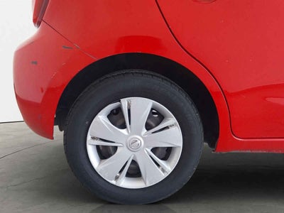 2015 Nissan March 5p Sense L4/1.6 Man