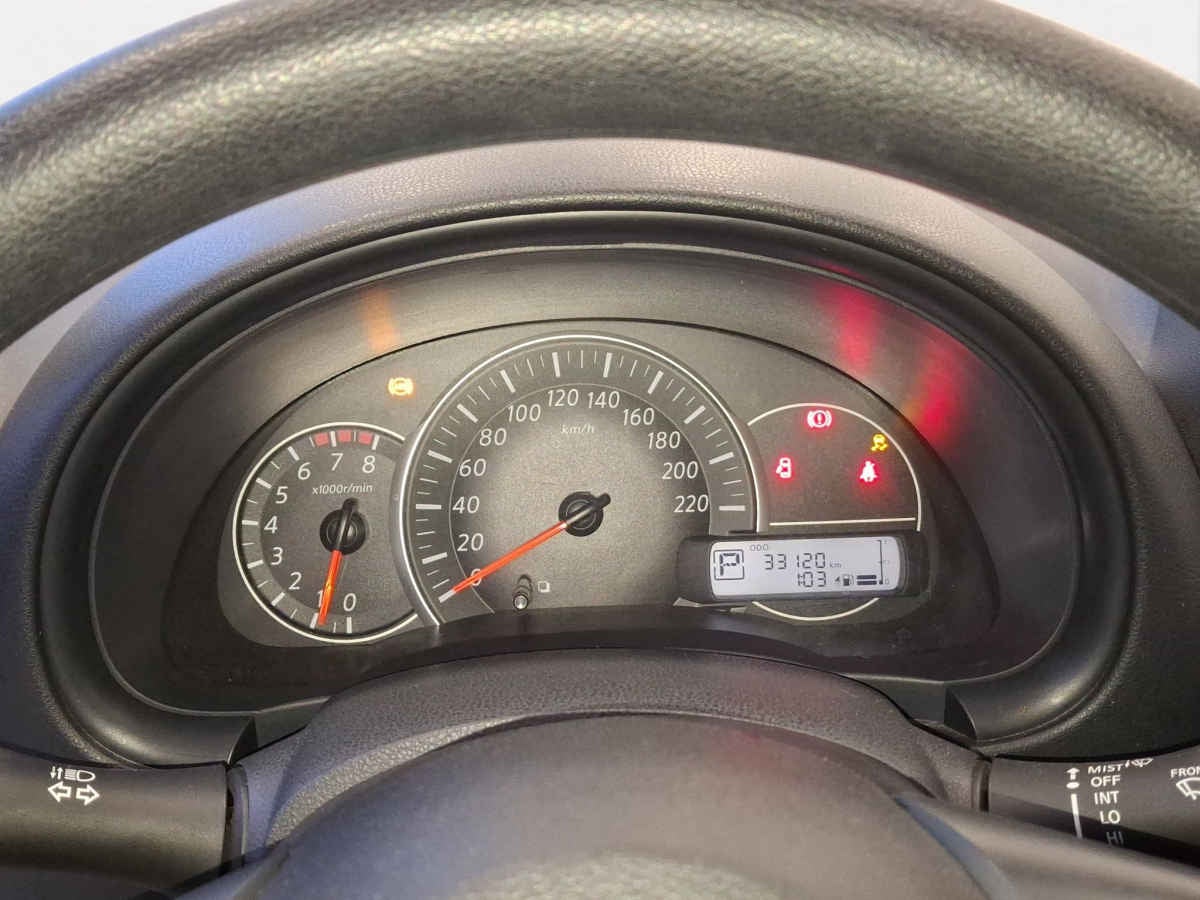 2025 Nissan March 5p Sense L4/1.6 Aut