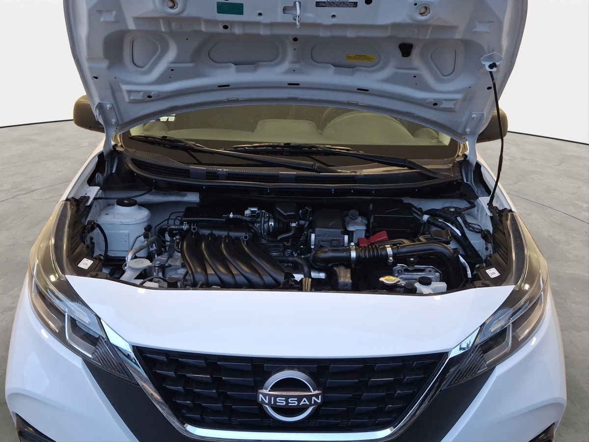 2025 Nissan March 5p Sense L4/1.6 Aut