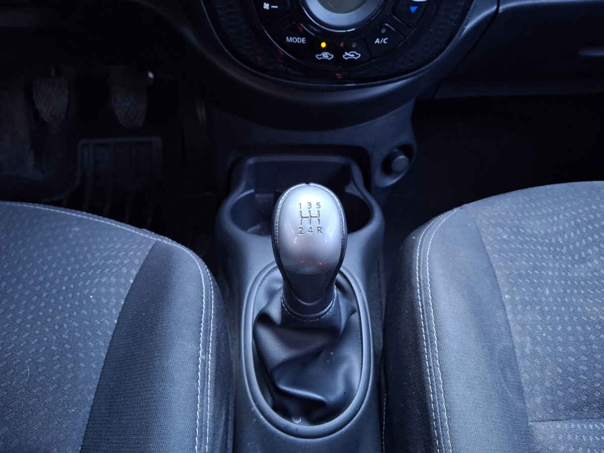 2022 Nissan March 5p Exclusive L4/1.6 Man