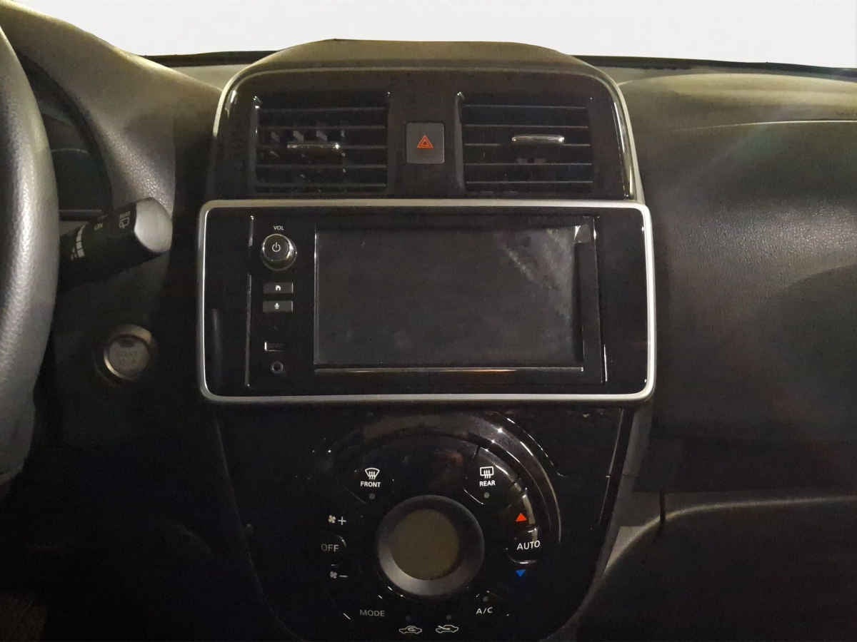 2024 Nissan March 5p Exclusive L4/1.6 Man