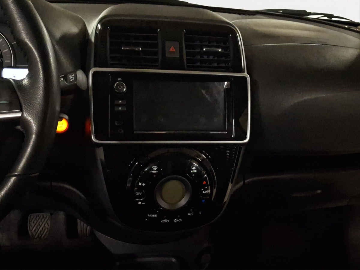 2024 Nissan March 5p Exclusive L4/1.6 Man