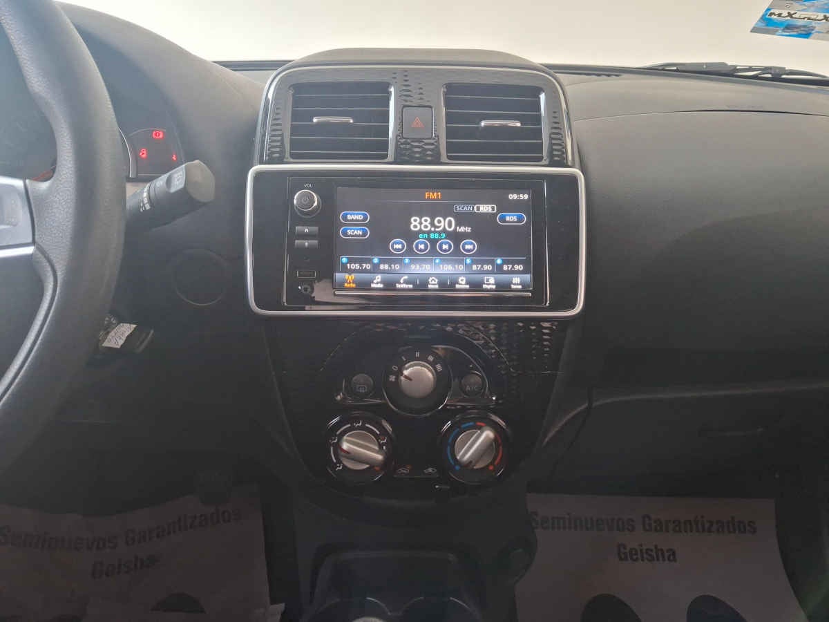 2022 Nissan March 5p Advance L4/1.6 Man