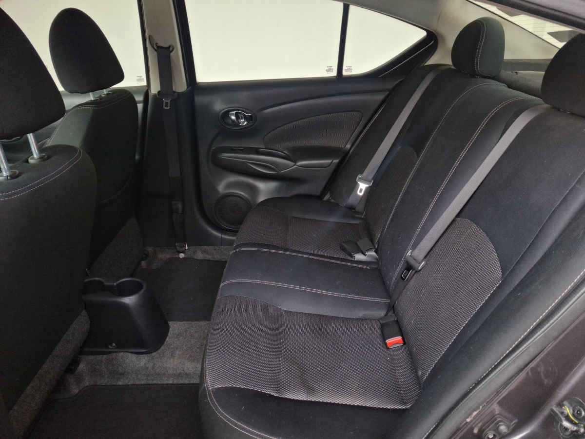 2017 Nissan Versa 4p Advance L4/1.6 Aut