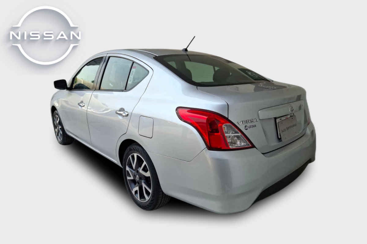 2019 Nissan Versa 4p Advance L4/1.6 Man