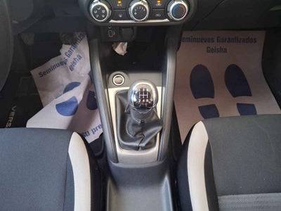 2022 Nissan Versa 4p Advance L4/1.6 Man