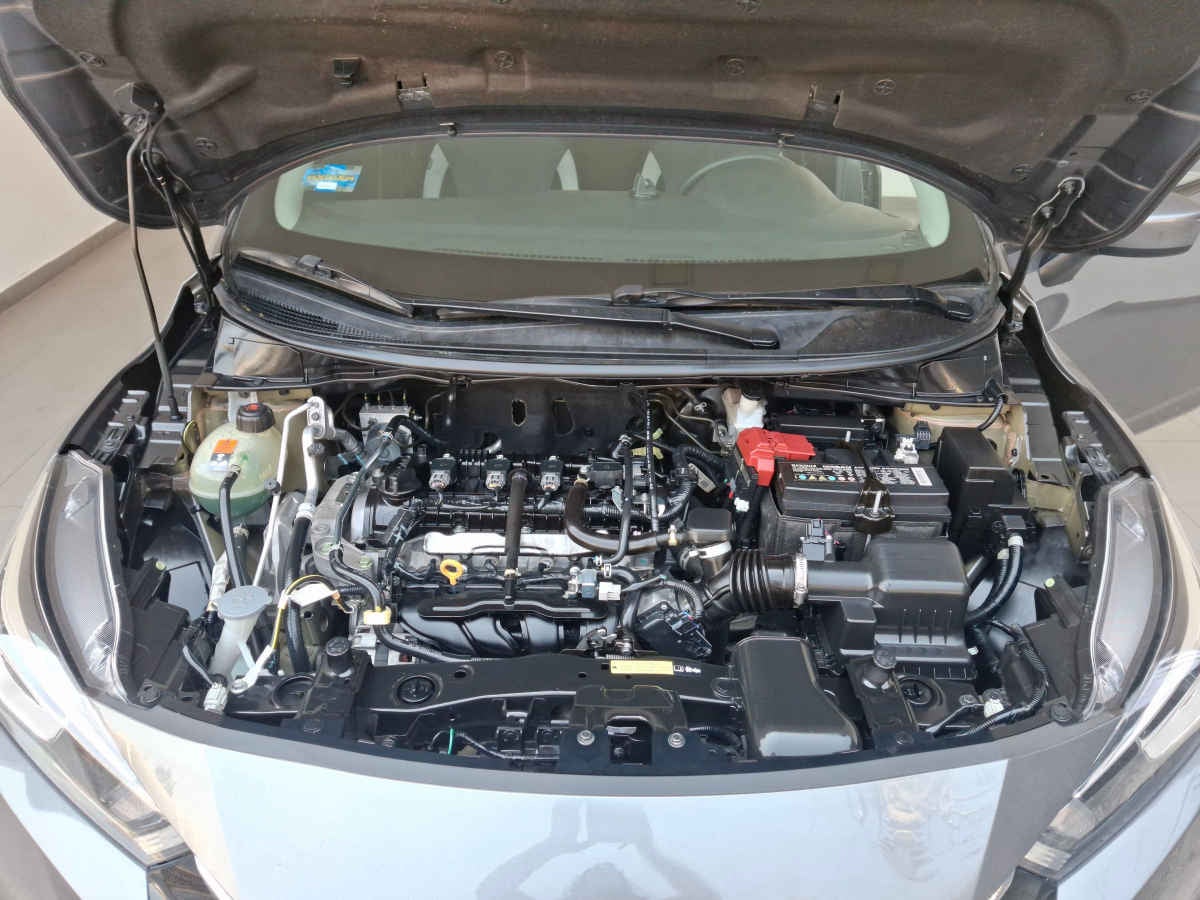 2022 Nissan Versa 4p Advance L4/1.6 Man