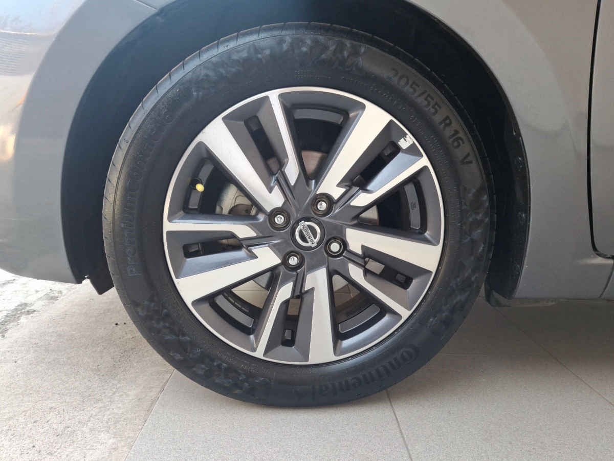 2022 Nissan Versa 4p Advance L4/1.6 Man