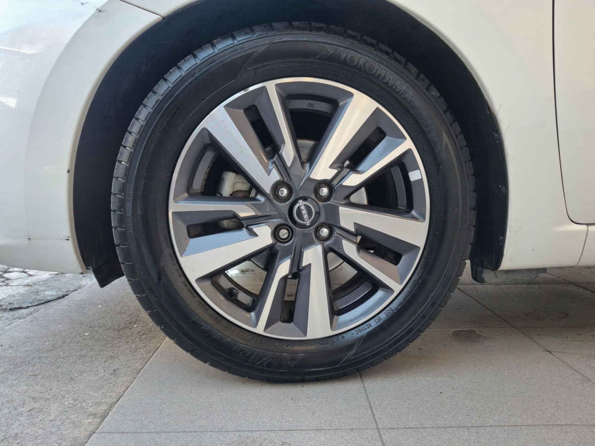 2024 Nissan Versa 4p Advance L4/1.6 Man