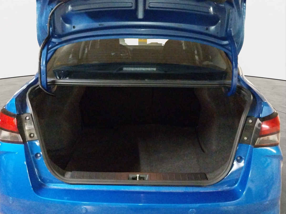 2024 Nissan Versa 4p SR L4/1.6 Aut
