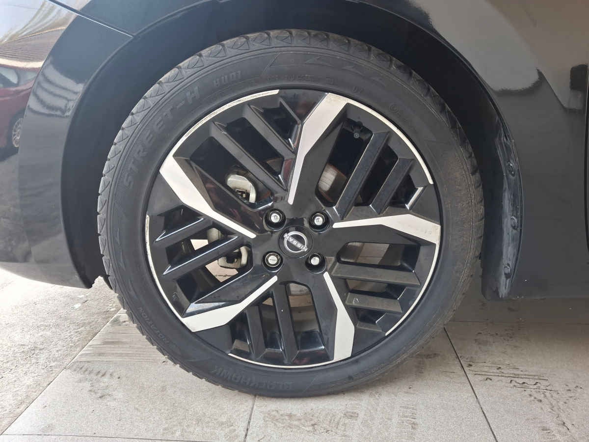 2024 Nissan Versa 4p SR L4/1.6 Aut