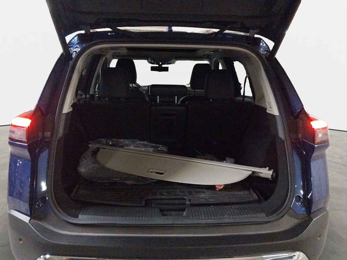 2024 Nissan X-Trail 5p Platinum 2 Row L4/2.5 Aut