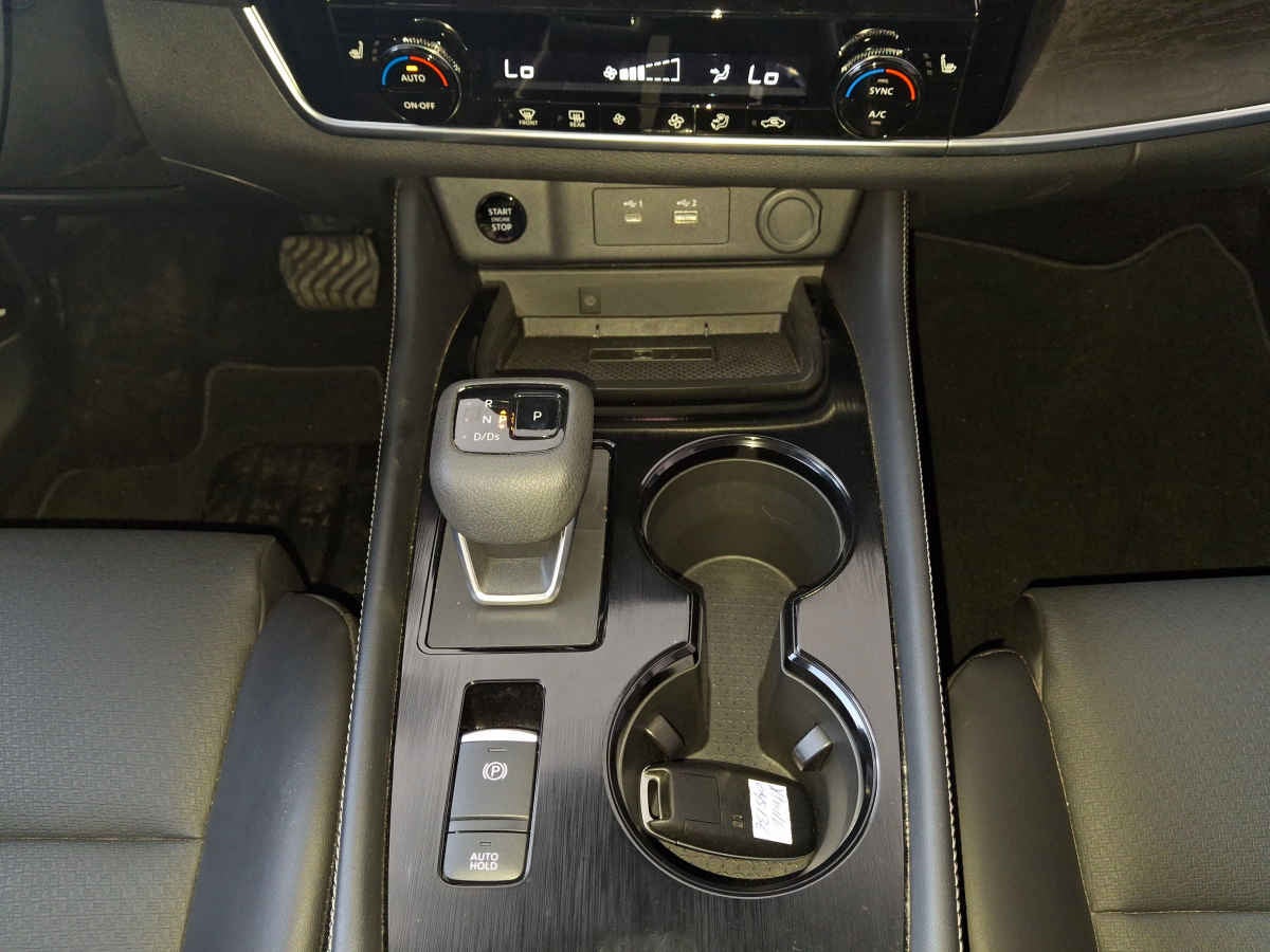 2025 Nissan X-Trail 5p Exclusive 2 Row L4/2.5 Aut