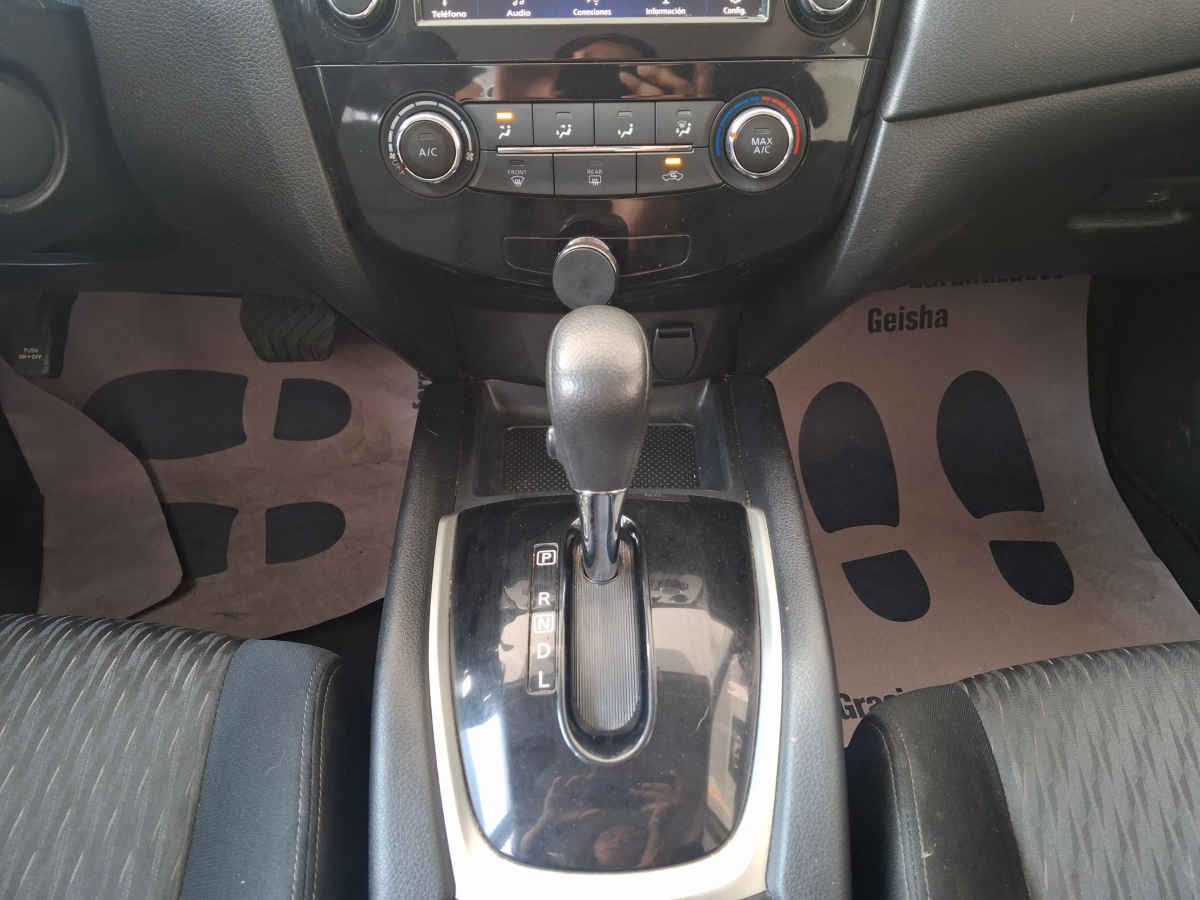 2022 Nissan X-Trail 5p Sense 3 L4/2.5 Aut Banca abatible