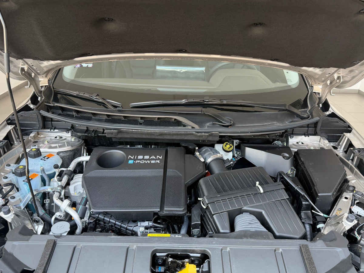 2025 Nissan X-Trail 5p Platinum e.Power HEV L3/1.5 Aut