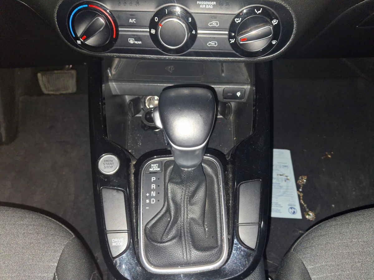 2022 Kia Soul 5p EX 2.0 L 147 HP IVT A/AC f. led RA-17"