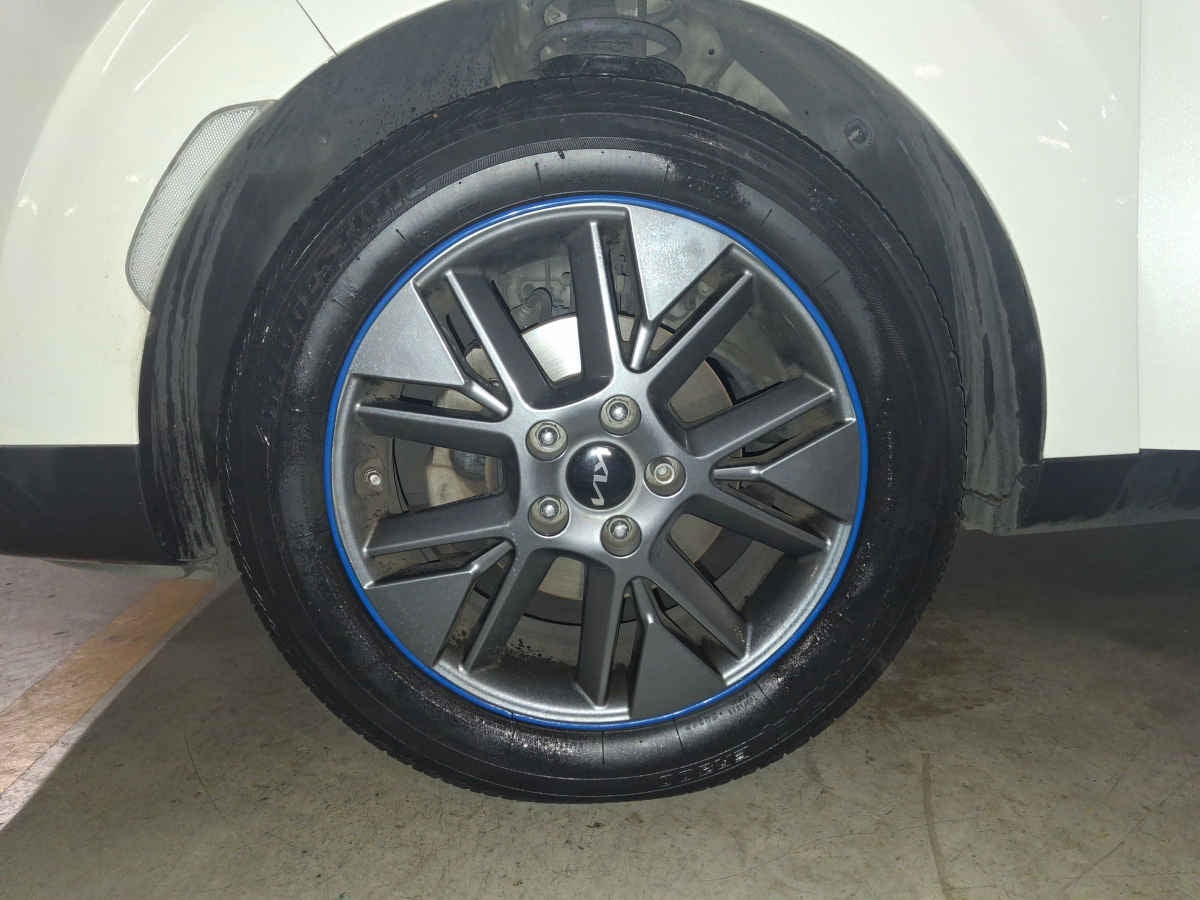 2022 Kia Soul 5p EX 2.0 L 147 HP IVT A/AC f. led RA-17"