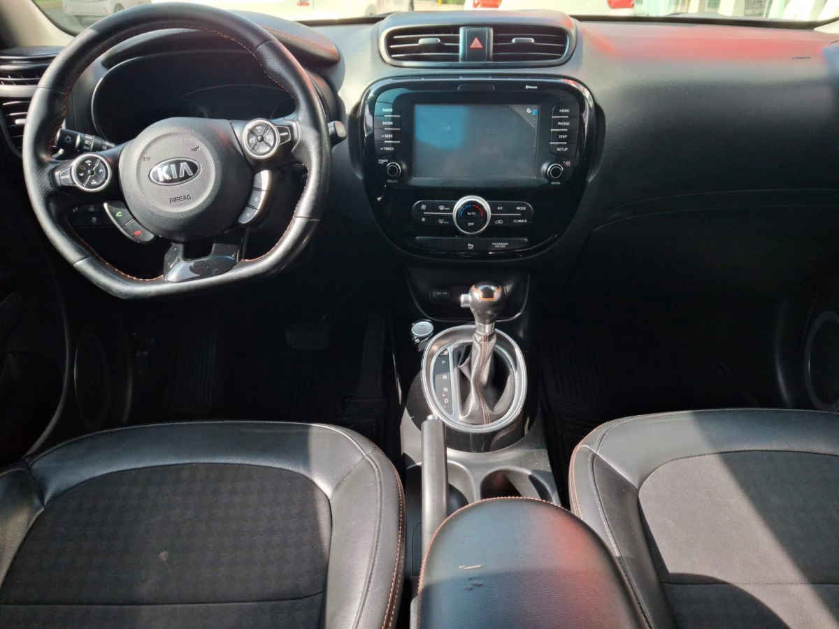 2018 Kia Soul 5p SX 1.6T 202 HP TA6 Aut f. led xenón RA-18