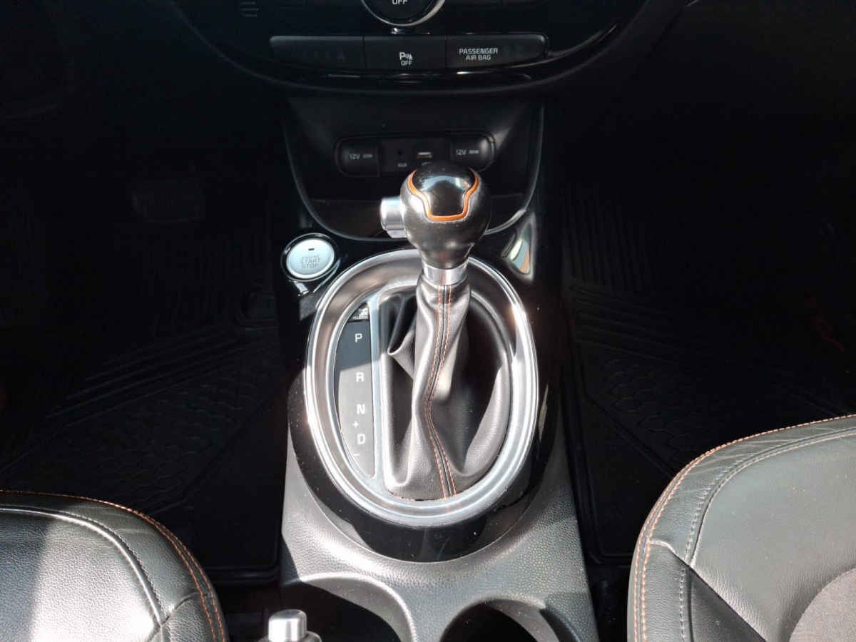 2018 Kia Soul 5p SX 1.6T 202 HP TA6 Aut f. led xenón RA-18