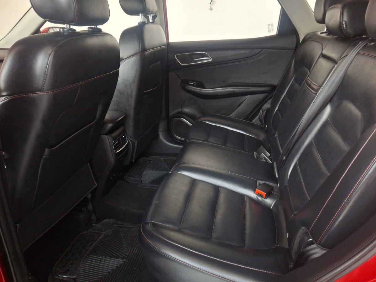 2023 MG HS 5p Excite L4/1.5/T Aut