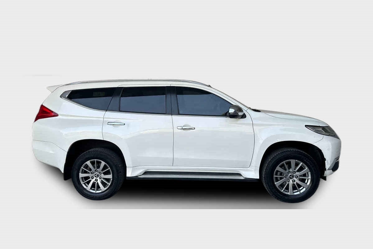 2019 Mitsubishi Montero 5p Sport Advance V6/3.0 Aut
