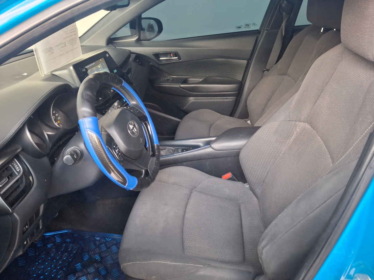 2019 Toyota C-HR 4p CVT L4/2.0 Aut