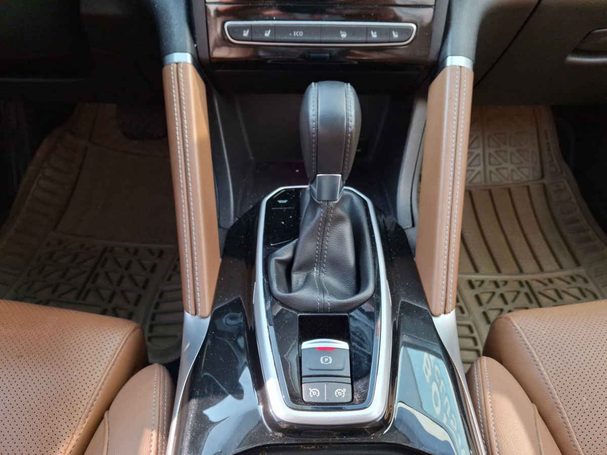 2022 Renault Koleos 5p Iconic L4/2.5 Aut