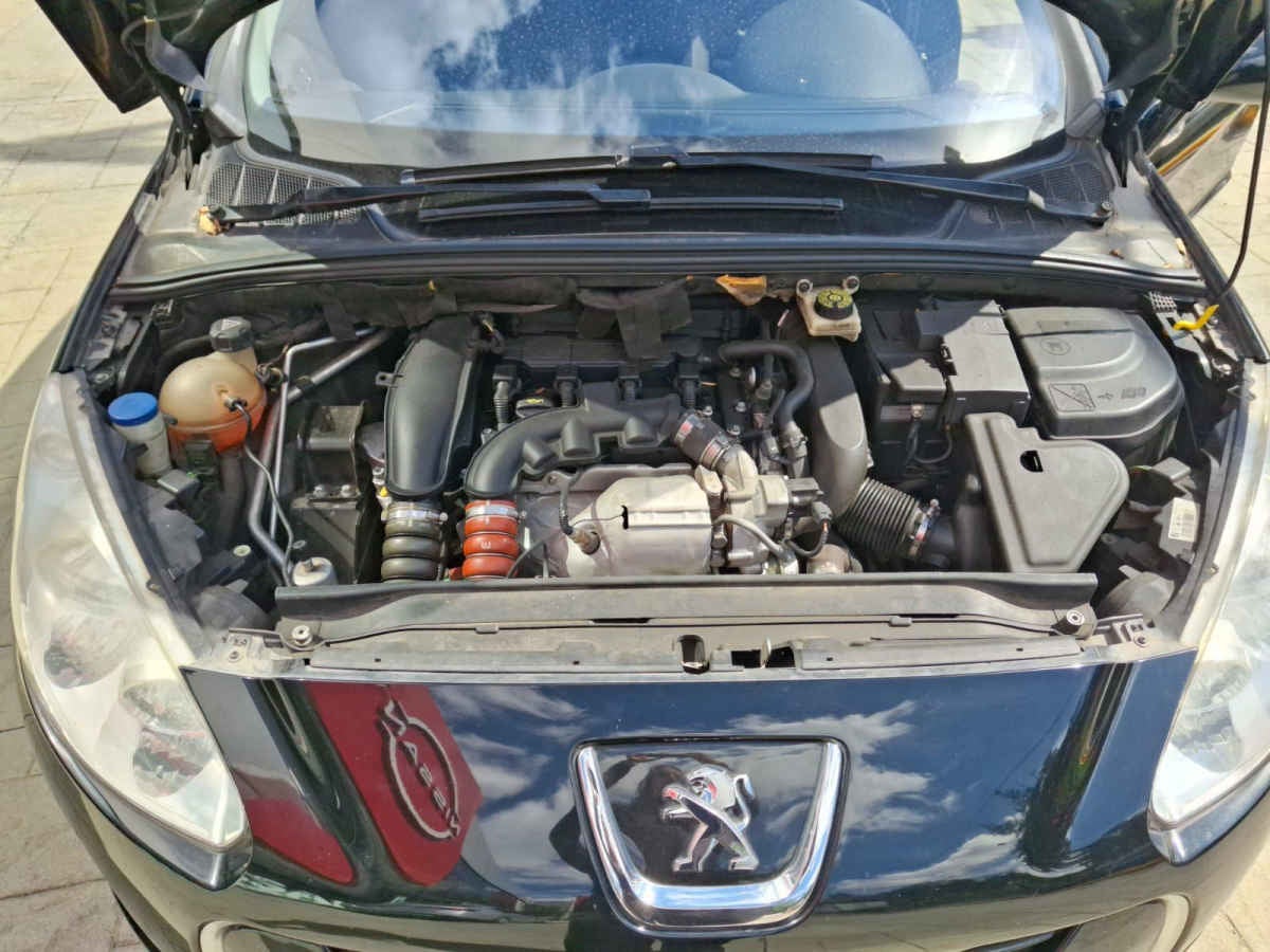 2013 Peugeot 308 5p L4 1.6 aut