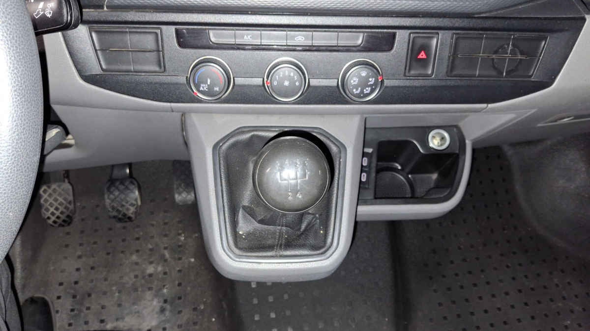 2022 Volkswagen Transporter 5p Cargo L4/2.0/TDI Man A/A C/Amortiguación